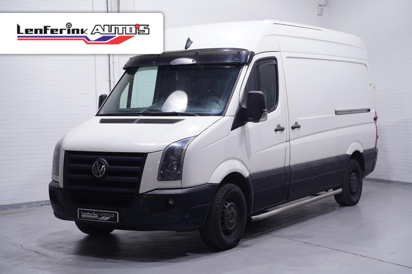 Volkswagen Crafter - 2.5 TDI 136 pk L2H2 APK 01-2026, 2x Schuifdeur Airco, Trekhaak, PDC V+A, Ideaal voor Campe - AutoWereld.nl