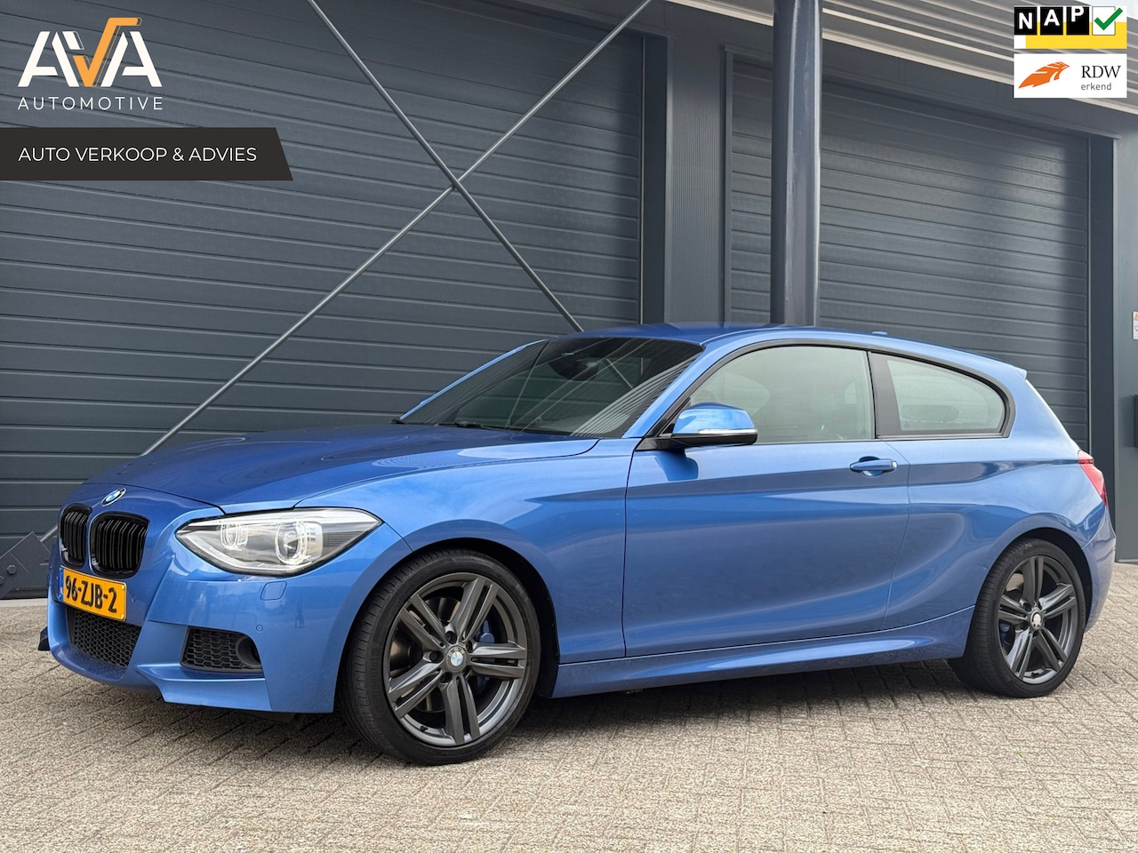 BMW 1-serie - 125i Upgrade Edition 125i Upgrade Edition, Sportonderstel, Leder, M pakket, Sportstoelen - AutoWereld.nl