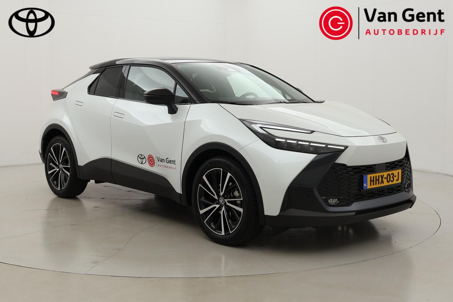 Toyota C-HR - 1.8 Hybrid 140 Executive | Panoramadak | Navigatie | JBL | 360 camera | Stoel-/stuurverwar - AutoWereld.nl