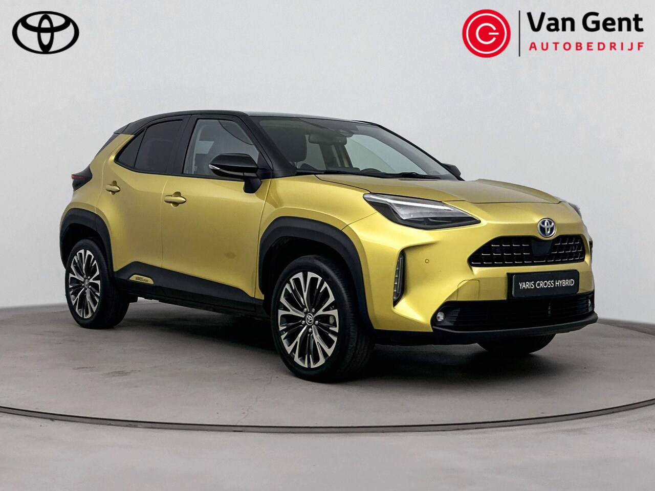 Toyota Yaris Cross - 1.5 Hybrid Executive | Panoramadak | Dodehoek detectie | JBL | Stoelverwarming | Apple Car - AutoWereld.nl