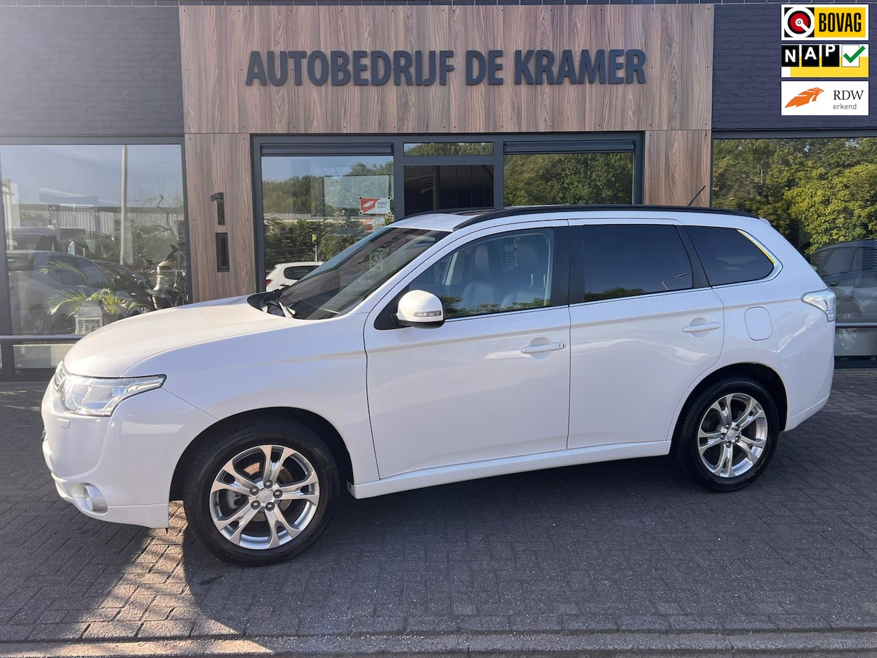 Mitsubishi Outlander - 2.0 Instyle 7 persoons auto - AutoWereld.nl
