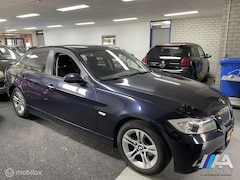 BMW 3-serie - 318i 2.0 Exe Business Line /Clima/Cruise/Pdc/Nap