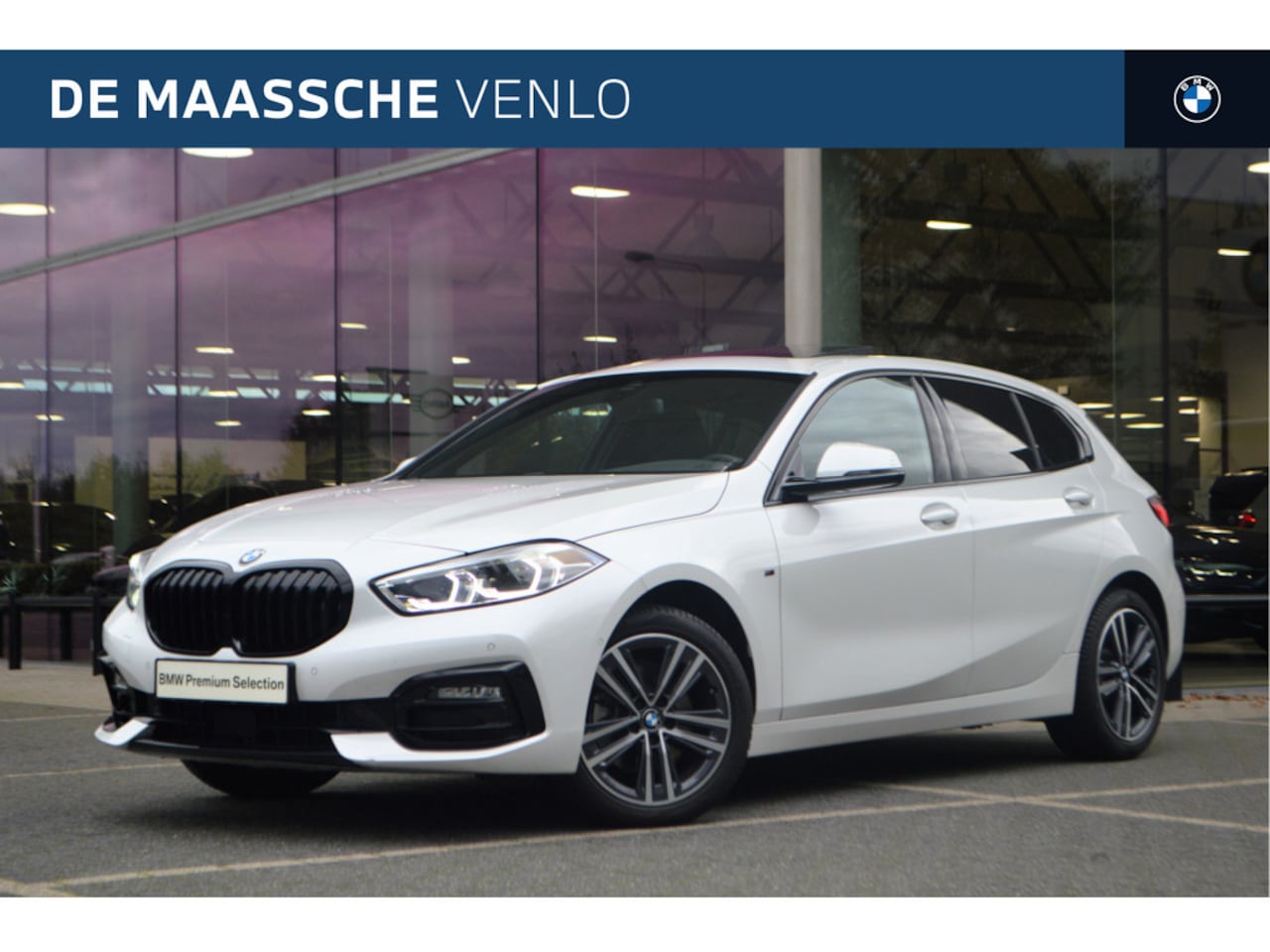 BMW 1-serie - 118i Executive Sport Line / Panoramadak / Sportstoelen / LED / Parking Assistant / Parking - AutoWereld.nl