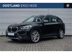 BMW X1 - xDrive25e Automaat / Sportstoelen / Achteruitrijcamera / LED / Apple CarPlay / Park Assist