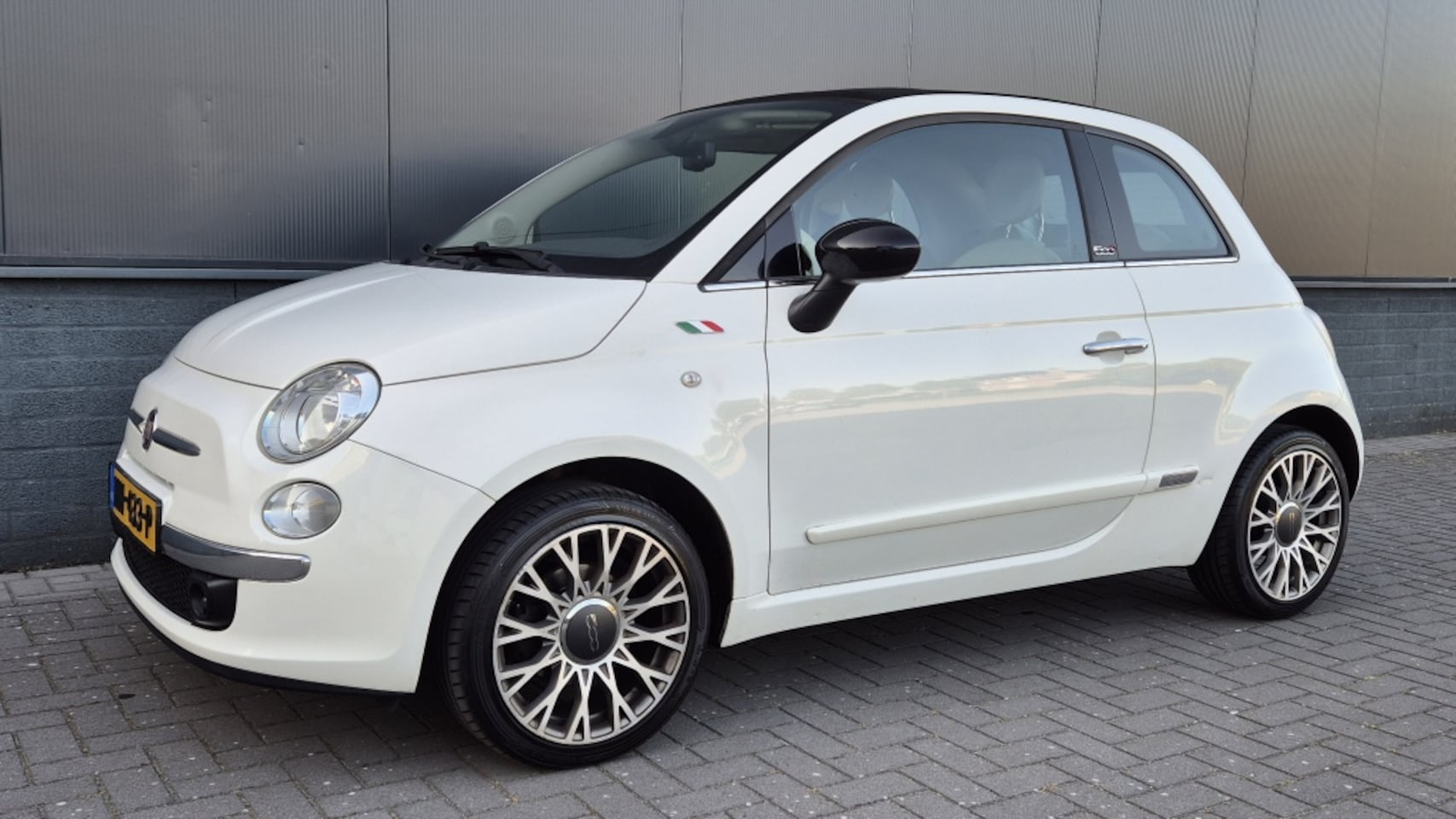 Fiat 500 C - 1.2 Lounge *cabrio*airco*parkeersensoren*Lmv*Ecc* - AutoWereld.nl