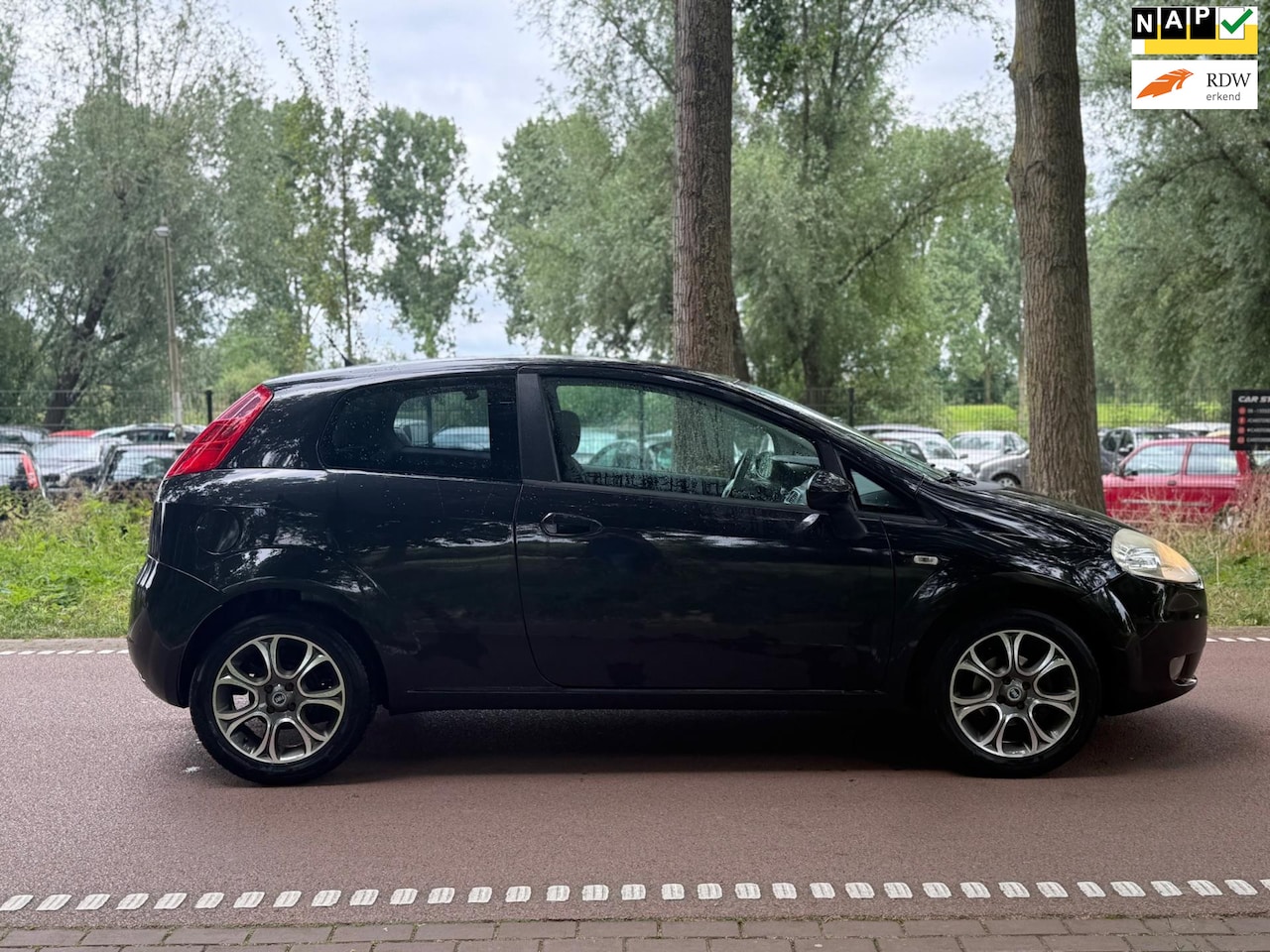 Fiat Grande Punto - 1.2 Active AIRCO!APK!ZUINIG! - AutoWereld.nl