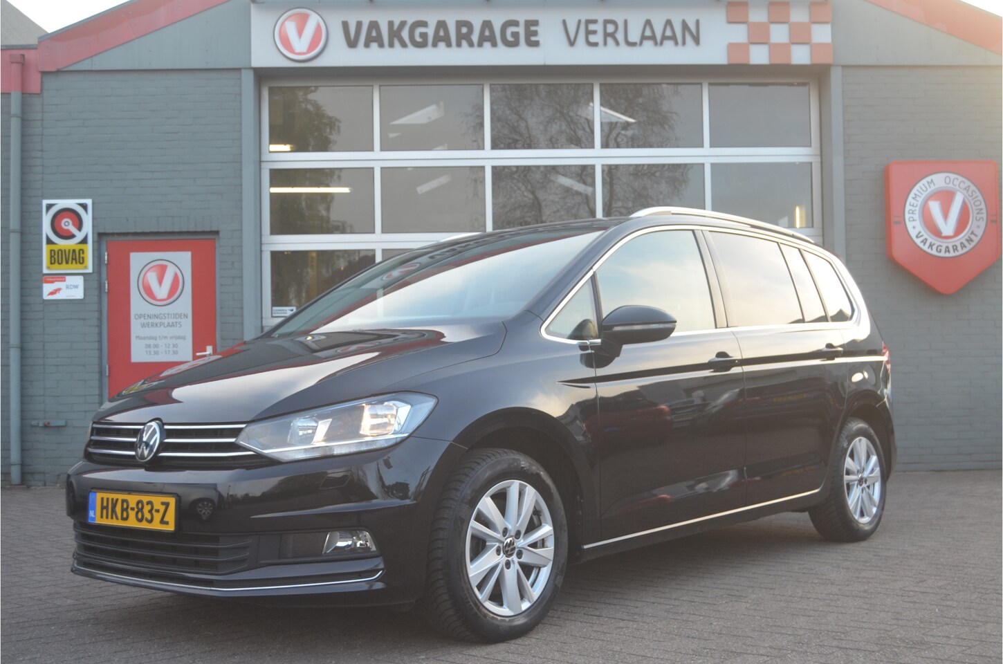 Volkswagen Touran - 7 persoons AUTOMAAT 12 mnd. gar. - AutoWereld.nl