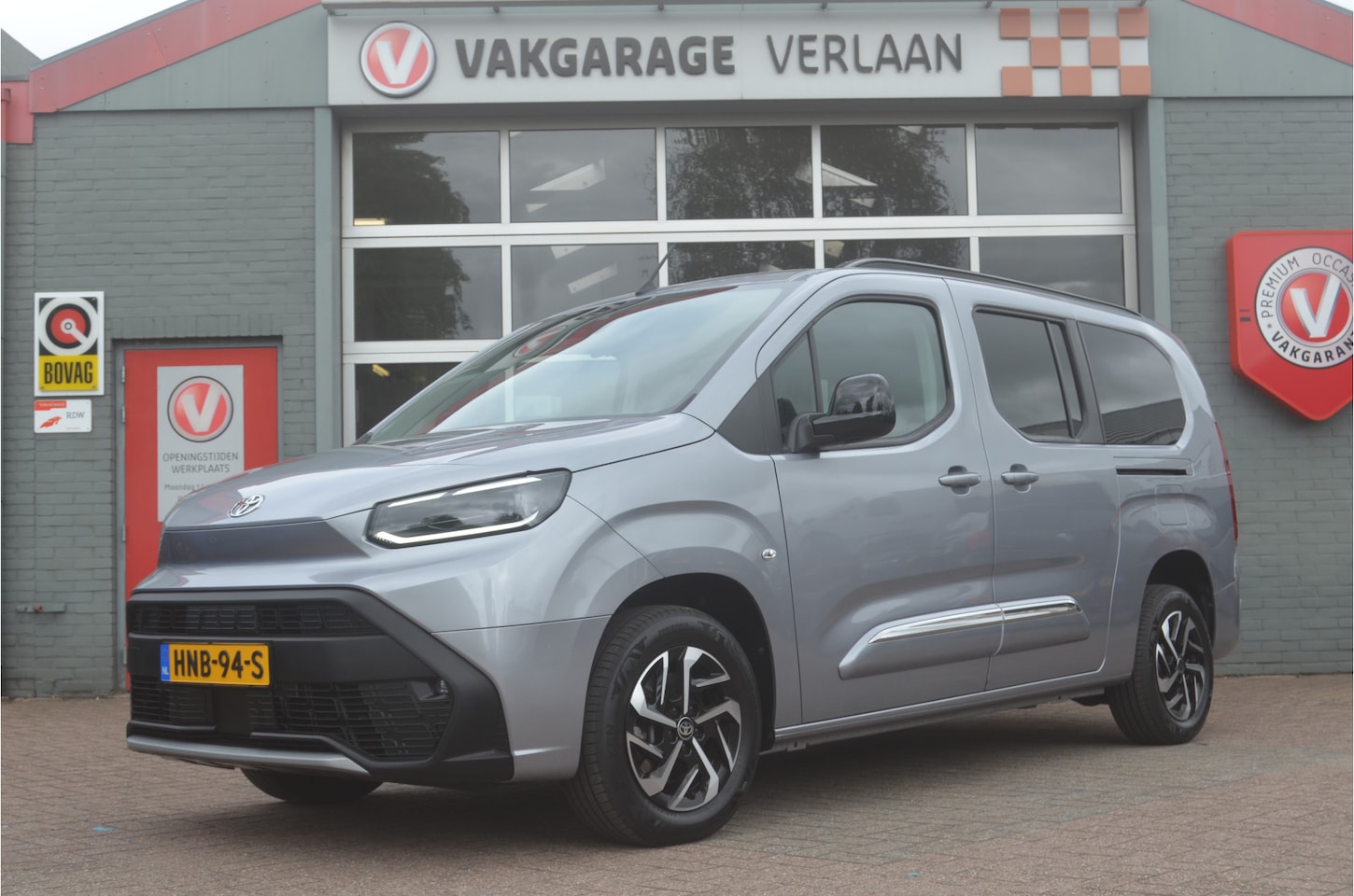 Toyota ProAce City Verso - 2230km!! 1.2 Turbo Dynamic Long 7p demo!! - AutoWereld.nl