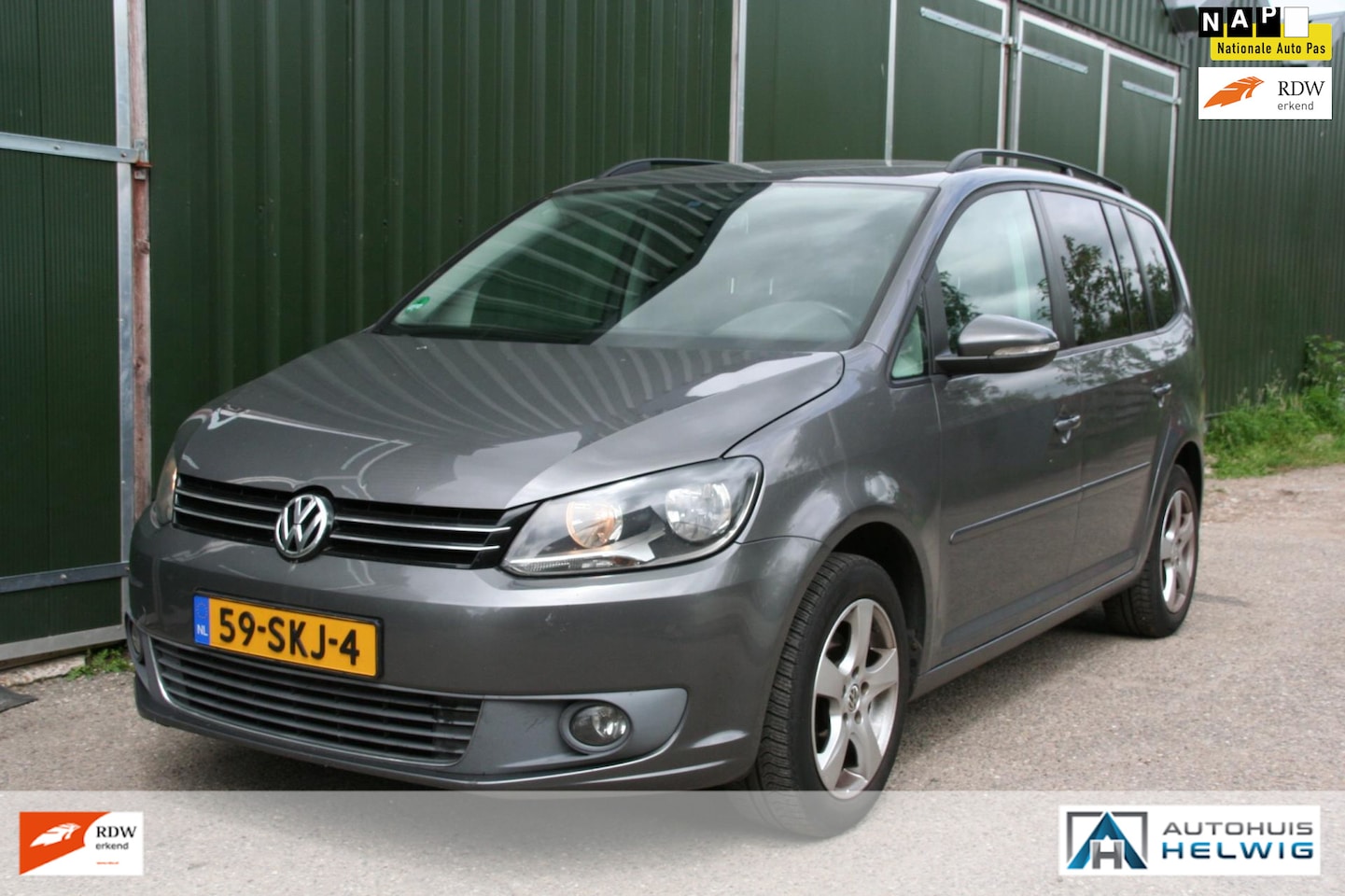 Volkswagen Touran - 1.2 TSI Highline BlueMotion 7persoons, AIRCO, TREKHAAK, NAVIGATIE - AutoWereld.nl