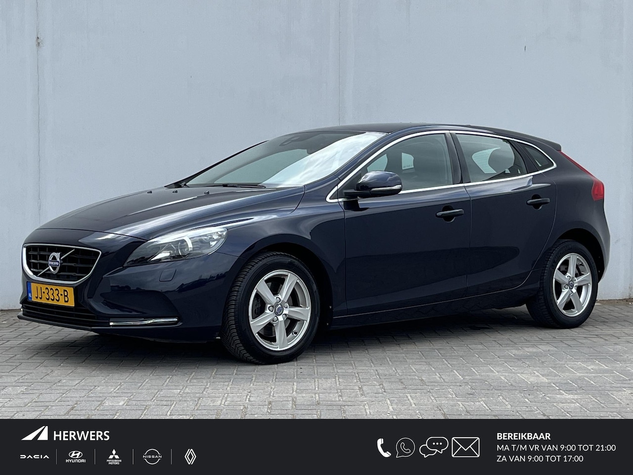 Volvo V40 - 2.0 T2 Momentum / Verwarmde Voorstoelen / Parkeersensoren achter / Cruise- en Climate Cont - AutoWereld.nl