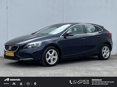 Volvo V40 - 2.0 T2 Momentum / Verwarmde Voorstoelen / Parkeersensoren achter / Cruise- en Climate Cont