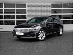 Volkswagen Passat Variant - 1.4 TSI PHEV GTE | Keyless | Camera | Adaptief