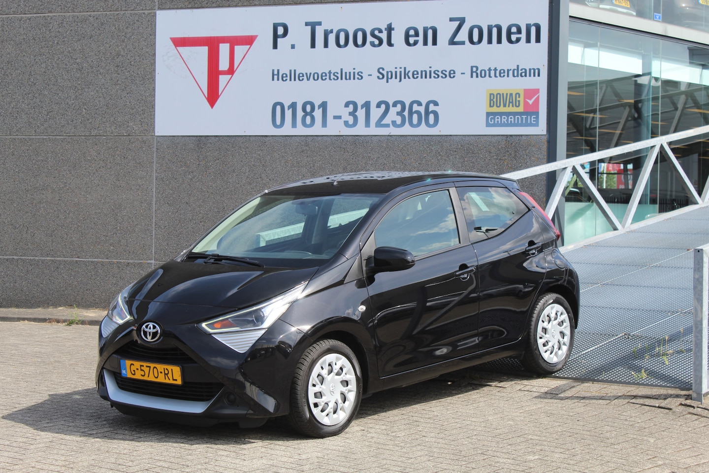 Toyota Aygo - 1.0 VVT-i x-play limited Navigatie/Achteruitrijcamera/Apple carplay/Airco/Bluetooth/Toeren - AutoWereld.nl
