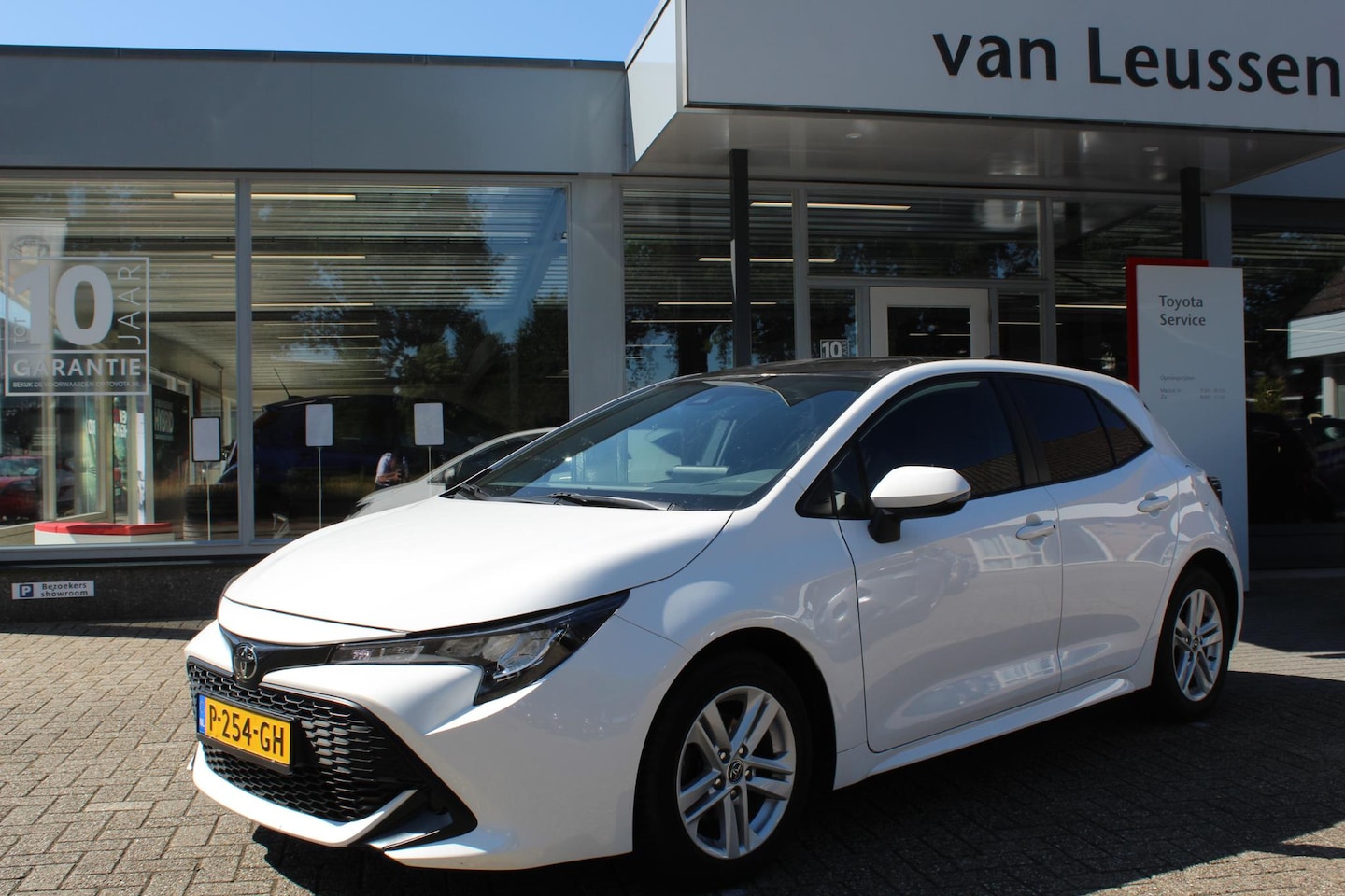Toyota Corolla Touring Sports - 1.2 Turbo Comfort TREKGEW. 1300 KG AD-CRUISE APPLE/ANDROID EL-RAMEN - AutoWereld.nl