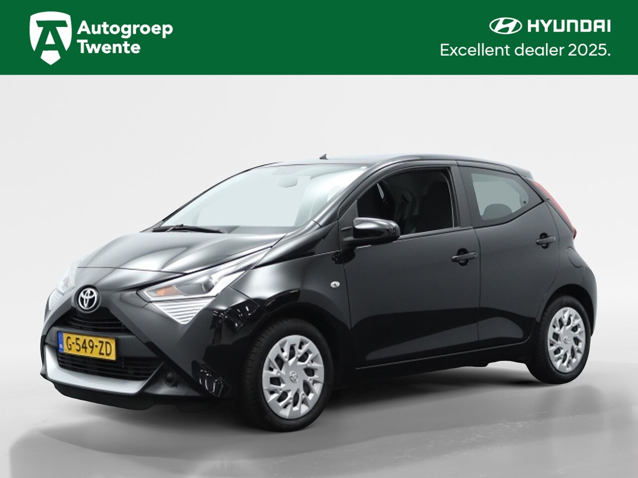 Toyota Aygo - 1.0 VVT-i x-play Automaat | Carplay navigatie | Camera | Airco - AutoWereld.nl