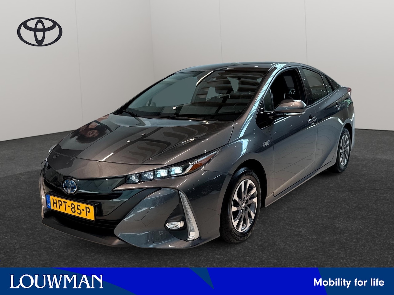 Toyota Prius - 1.8 Plug-in Executive | Full Map Navi | Bluetooth | verwarmde stoelen | lm velgen | Foto's - AutoWereld.nl