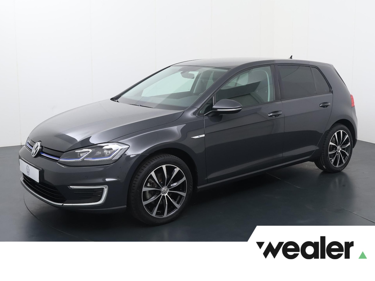 Volkswagen e-Golf - E-DITION | 136 PK | Multifunctioneel stuurwiel | Navigatiesysteem | Parkeersensoren voor e - AutoWereld.nl