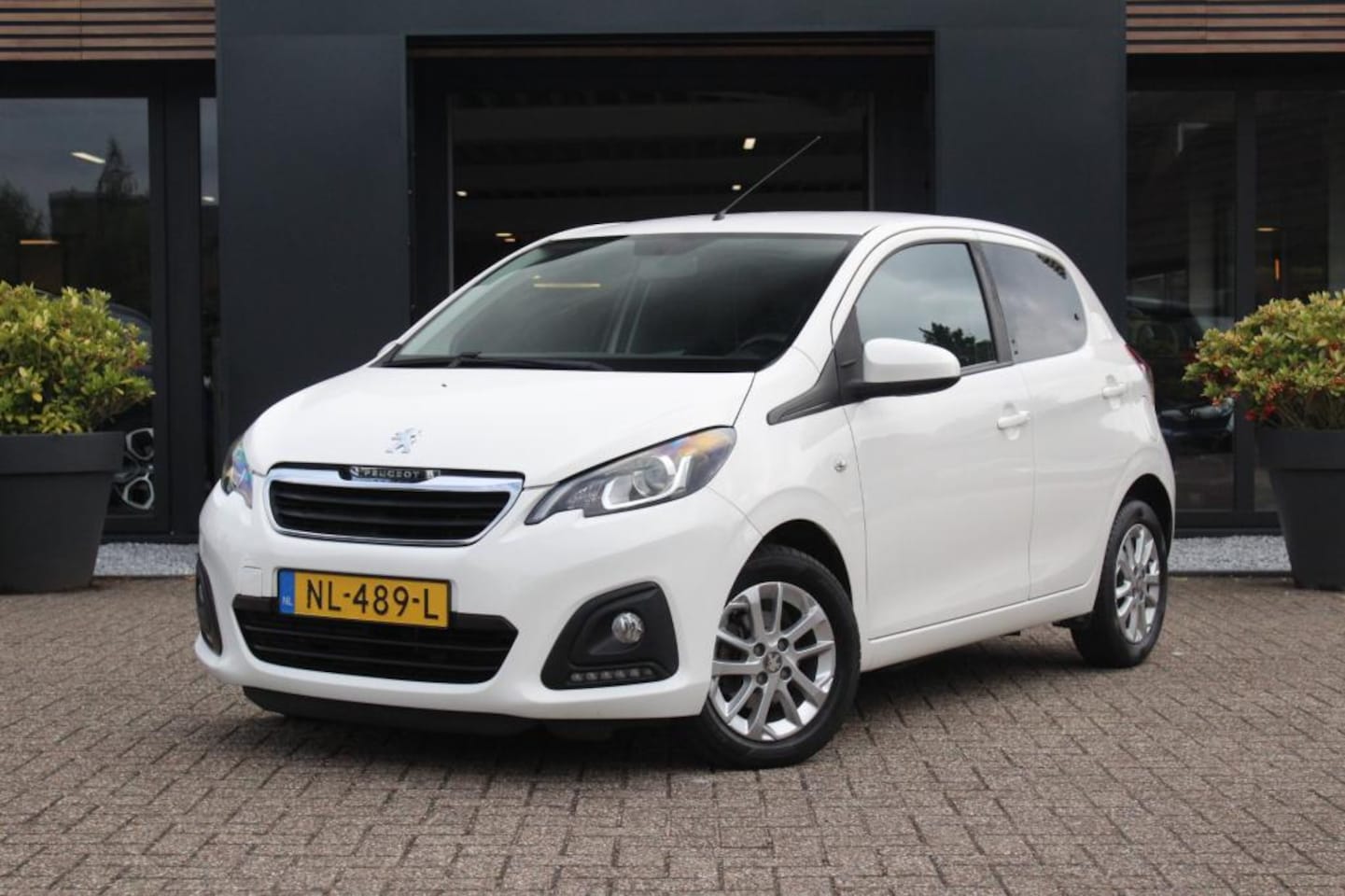 Peugeot 108 - Active 1.0 e-VTi 5 Drs Airco - AutoWereld.nl