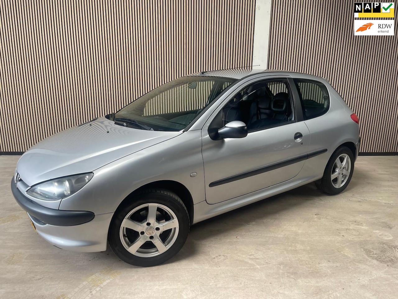 Peugeot 206 - 1.4 XT Met nieuwe Apk - AutoWereld.nl