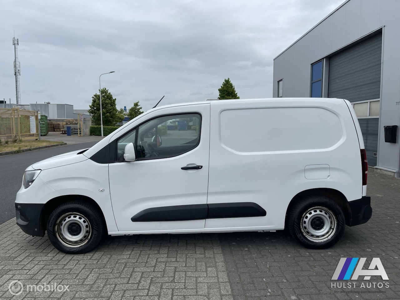 Opel Combo - 1.5D L1H1 Edition+ 2019 | Navi | Pdc | Apk | Trekhaak - AutoWereld.nl