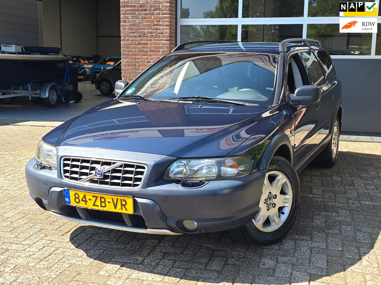 Volvo V70 Cross Country - 2.4 T Comfort Line Automaat |Station |Trekhaak - AutoWereld.nl