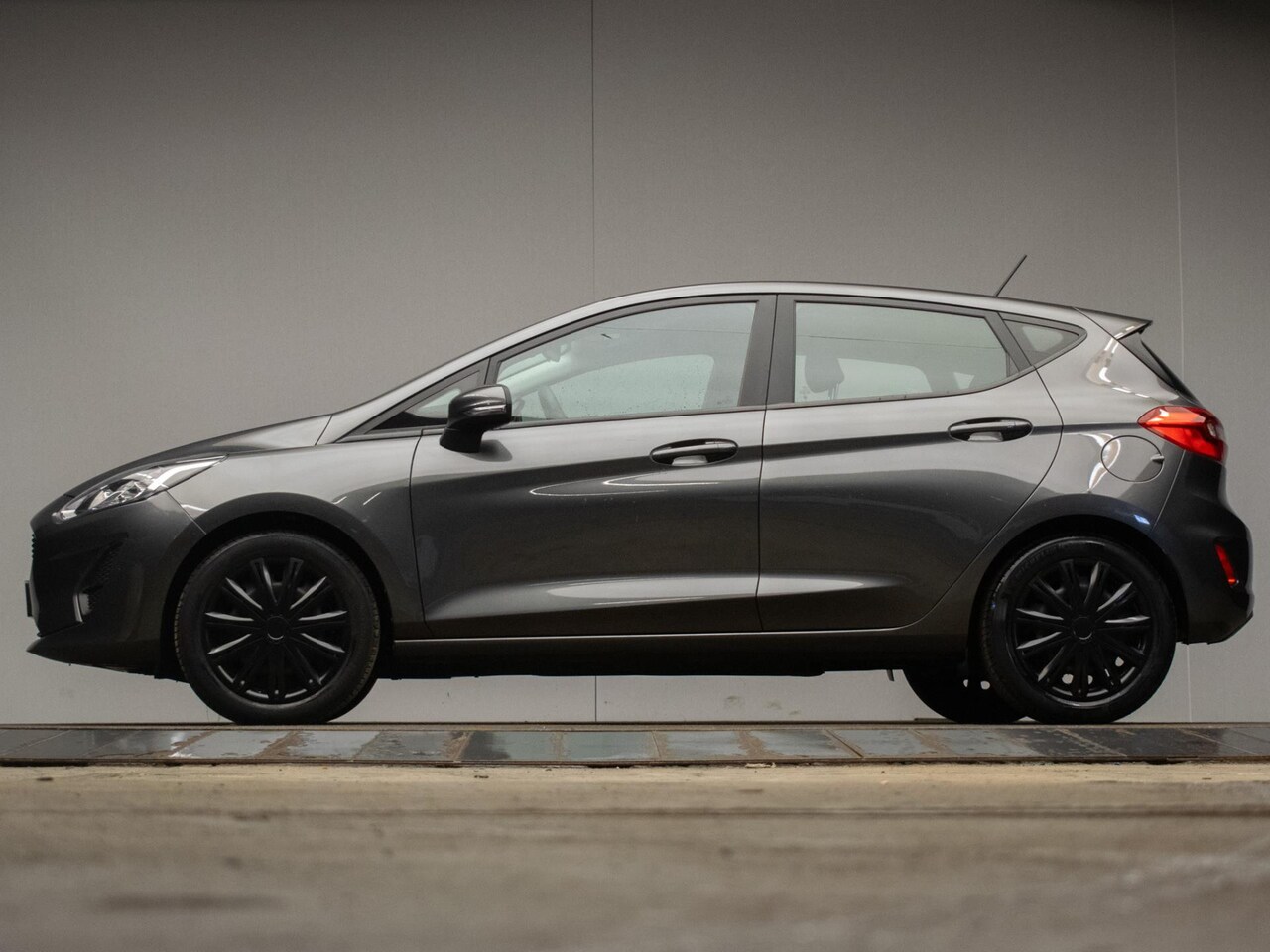 Ford Fiesta - 1.1 Sport (APPLE CARPLAY,NAVI,LED,CRUISE,PDC,LANE ASSIST,SPORTSTOELEN,NETTE STAAT) - AutoWereld.nl