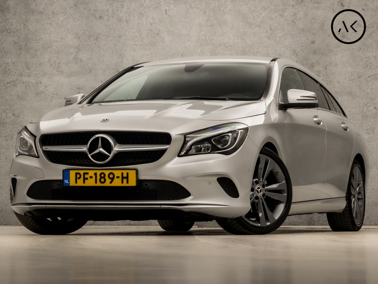 Mercedes-Benz CLA-klasse Shooting Brake - 180 AMG Sport Automaat (GROOT NAVI, LEDER, CAMERA, GETINT GLAS, STOELVERWARMING, PORTSTOEL - AutoWereld.nl