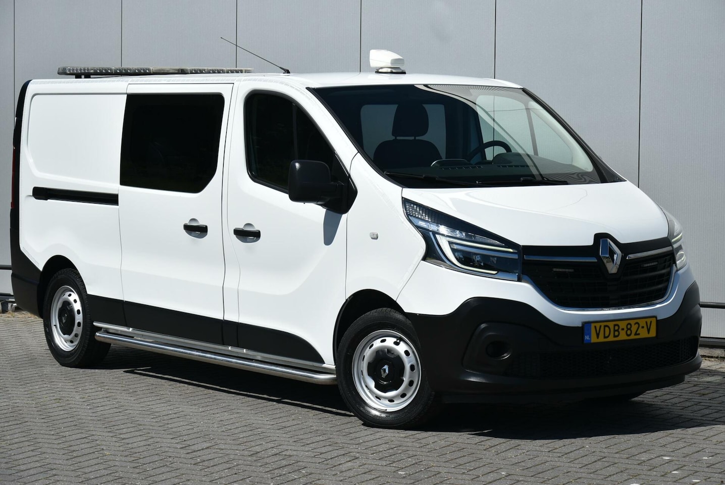Renault Trafic - bestel 2.0 dCi 120 Pk L2H1 DC Inrichting Navi 6 Pers - AutoWereld.nl