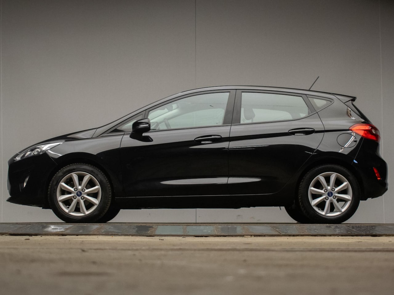 Ford Fiesta - 1.1 Sport (APPLE CARPLAY,NAVI,LED,PDC,ELECTRISCHE PAKKET,BLACK,BLUETHOOT,SPORTSTOELEN,GETI - AutoWereld.nl