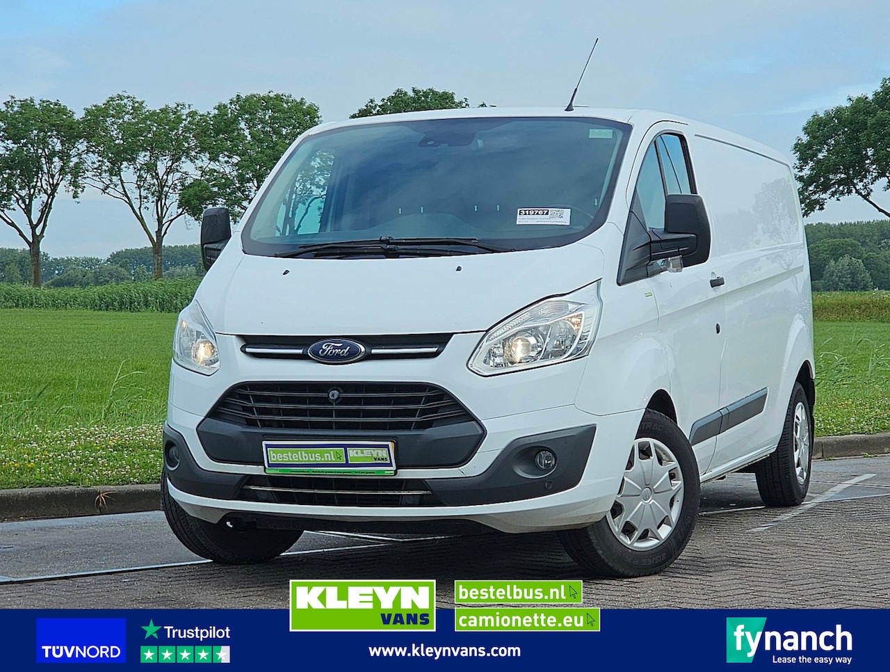 Ford Transit Custom - 2.0 L2H1 Euro6 Airco NAP - AutoWereld.nl