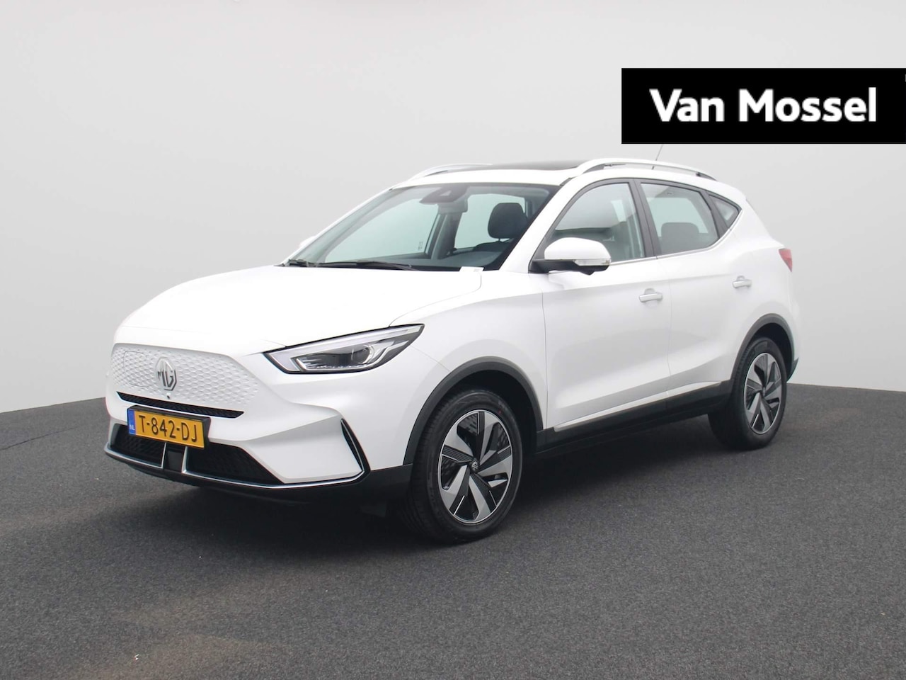 MG ZS - EV Standard Range Luxury 50 kWh MG ZS EV Standard Range Luxury 50 kWh | Leder | Navi | ECC - AutoWereld.nl
