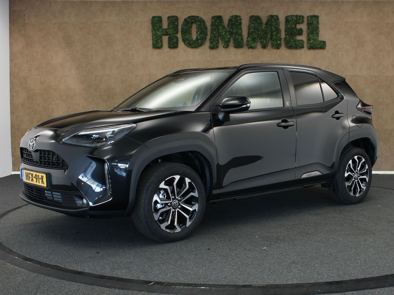 Toyota Yaris Cross - 1.5 Hybrid Dynamic Plus - APPLE CARPLAY/ANDROID AUTO - ACHTERRUITRIJCAMERA - VOORSTOELEN V - AutoWereld.nl