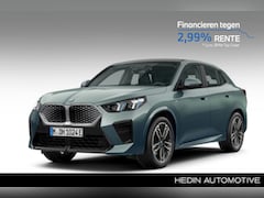 BMW iX2 - xDrive30 67 kWh M-Sport | Harman Kardon | Panoramadak | Head up | Driving Assistant Plus |