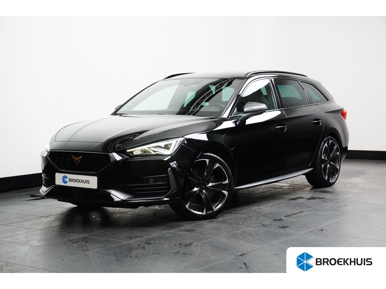 CUPRA Leon Sportstourer - 1.4 e-Hybrid VZ 245PK Performance | TREKHAAK | NAVIGATIE | 19 INCH | ELEKTR. A. KLEP - AutoWereld.nl