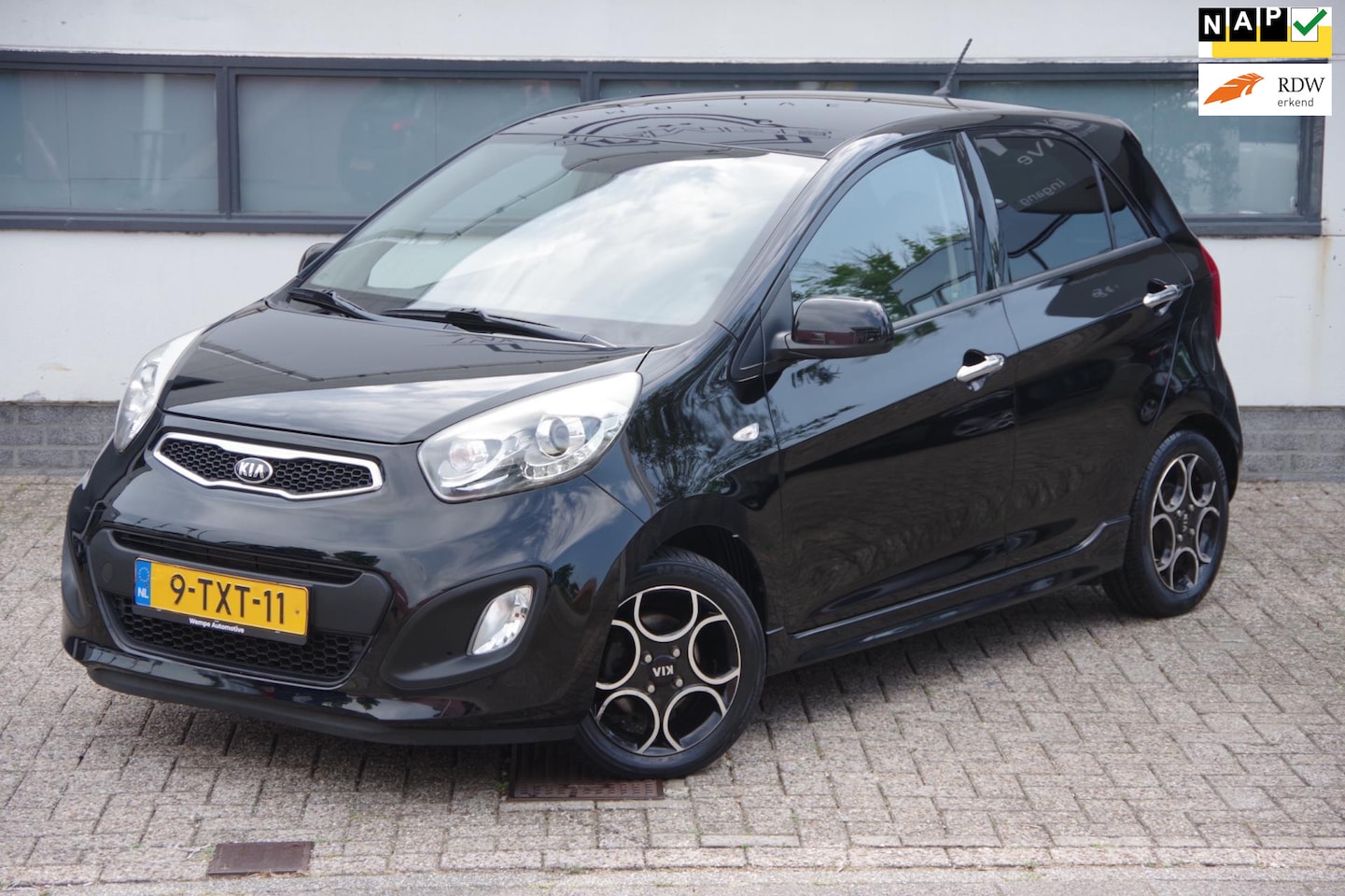 Kia Picanto - 1.0 CVVT World Cup Ed. 1.0 CVVT World Cup Ed. - AutoWereld.nl