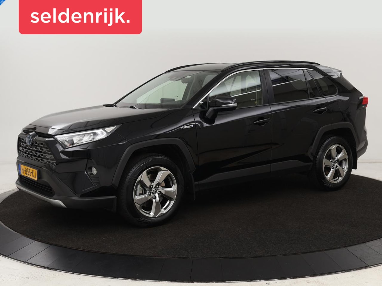 Toyota RAV4 - 2.5 Hybrid AWD Dynamic | Stoel & stuurverwarming | Trekhaak | Camera | Carplay | Full LED - AutoWereld.nl