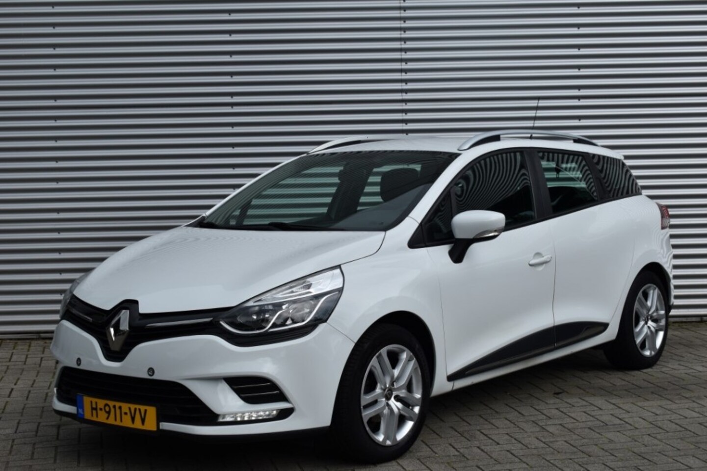 Renault Clio Estate - ESTATE 0.9 TCE ZEN / NL AUTO / NAVI / PDC / TREKHAAK - AutoWereld.nl
