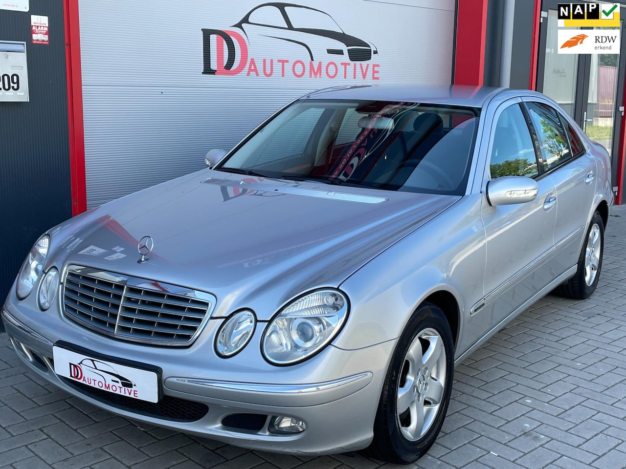 Mercedes-Benz E-klasse - 280 CDI Avantgarde AUT/NAVI/CRUISE/PDC/AIRCO/STOELVERW - AutoWereld.nl
