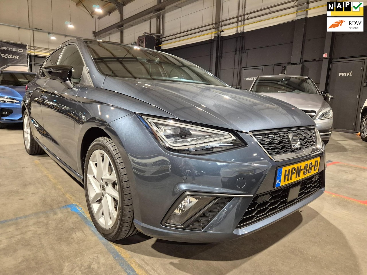 Seat Ibiza - 1.0 EcoTSI FR - Panoramadak - Digitaal Dash - CarPlay - Camera - Clima - Cruise - Incl BTW - AutoWereld.nl