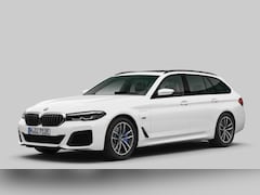 BMW 5-serie Touring - 530e Executive M-Sport | Panoramadak | Trekhaak | Stoelverwarming | Stuurverwarming |