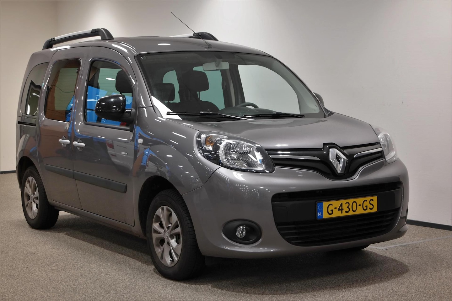 Renault Kangoo - Rolstoelauto Automaat 3+1 Luchtvering - AutoWereld.nl