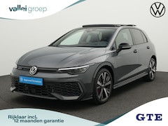 Volkswagen Golf - 1.5 eHybrid 272 pk DSG GTE | Panoramadak | IQ Light | Head-up display | Stuur-/stoelverwar