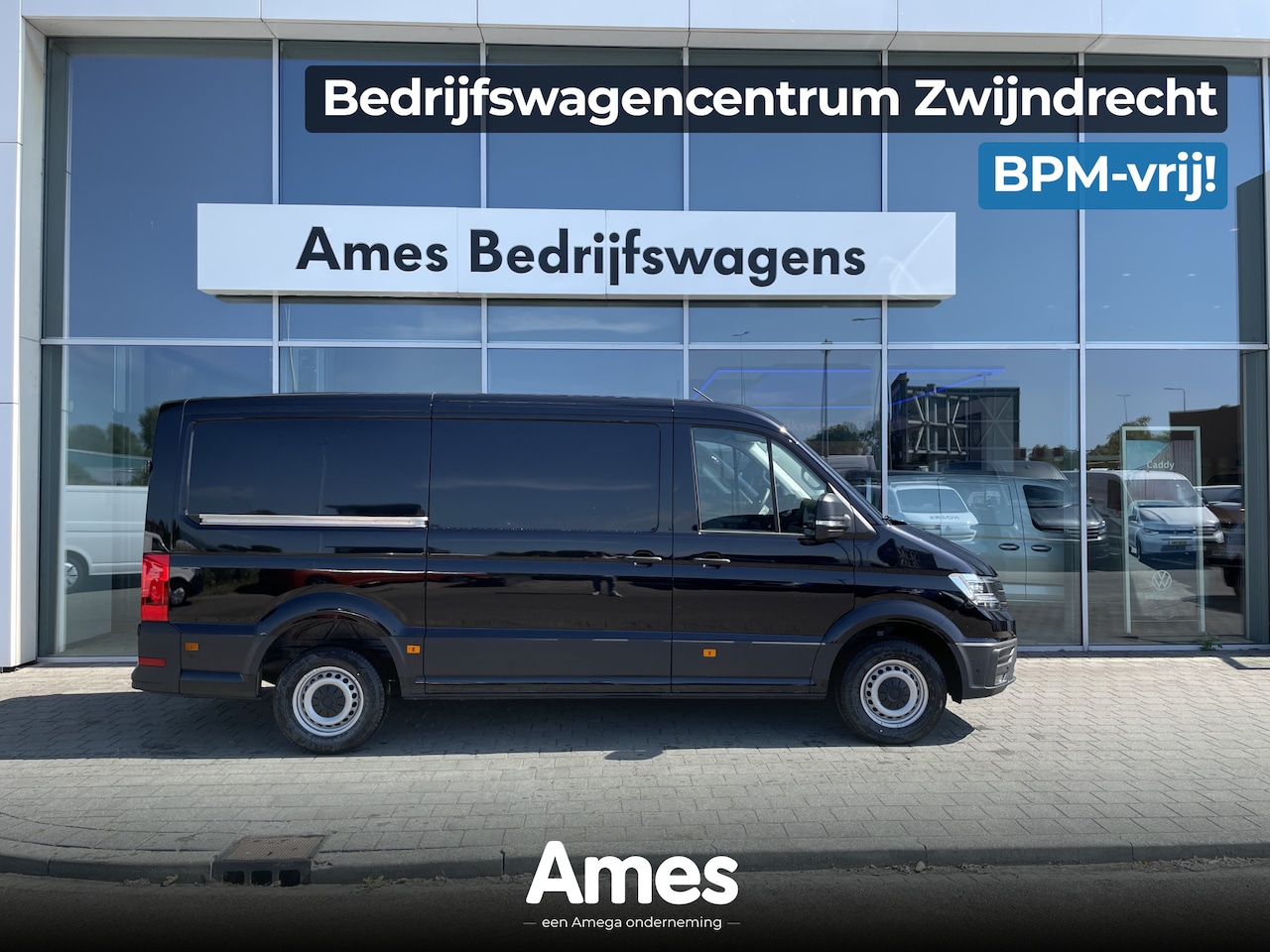 Volkswagen Crafter - 30 2.0 TDI L3H2 Highline 140 Pk Automaat | Trekhaakvoorbereiding | App-connect | 3 Zits - AutoWereld.nl