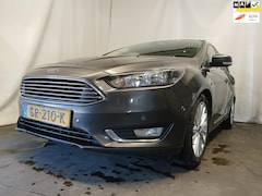 Ford Focus Wagon - 1.0 Titanium Edition SCHADEAUTO