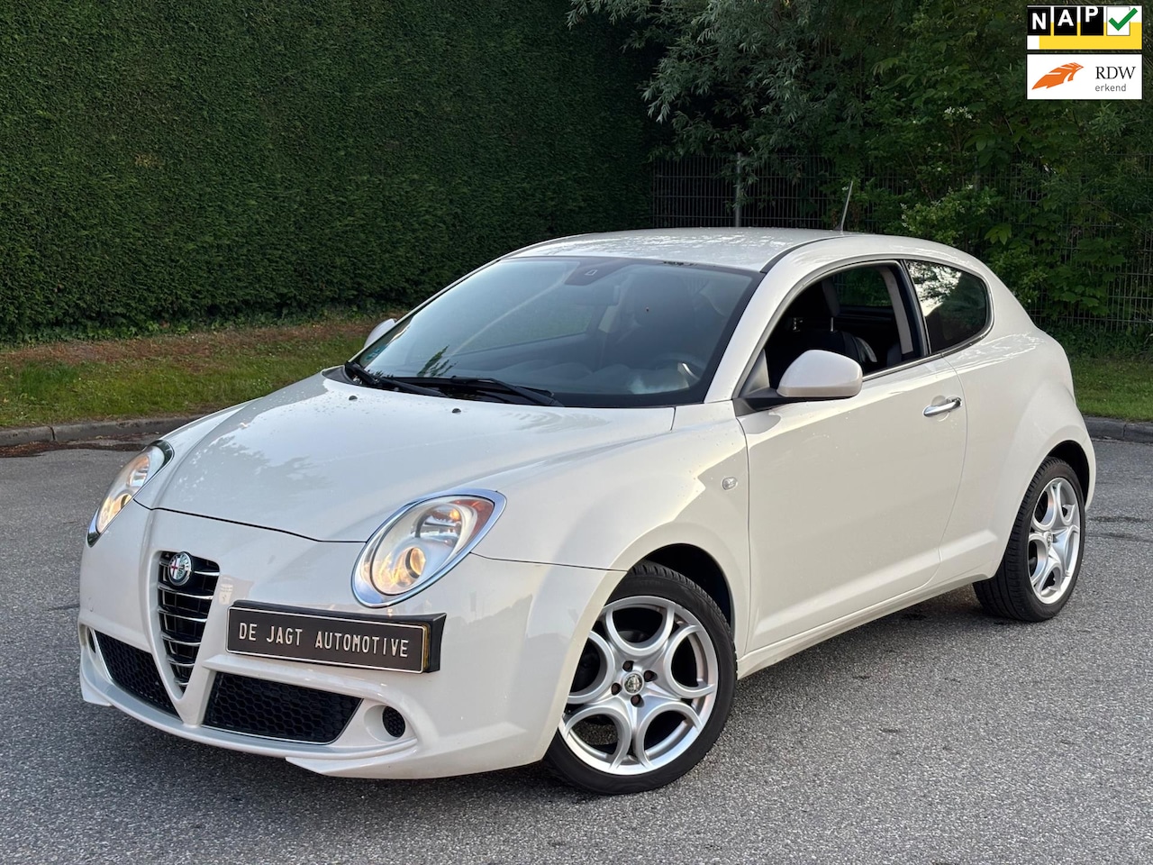 Alfa Romeo MiTo - 1.4 Distinctive | Airco | El. Ramen | NAP | Volledig onderhouden | Een complete auto! - AutoWereld.nl
