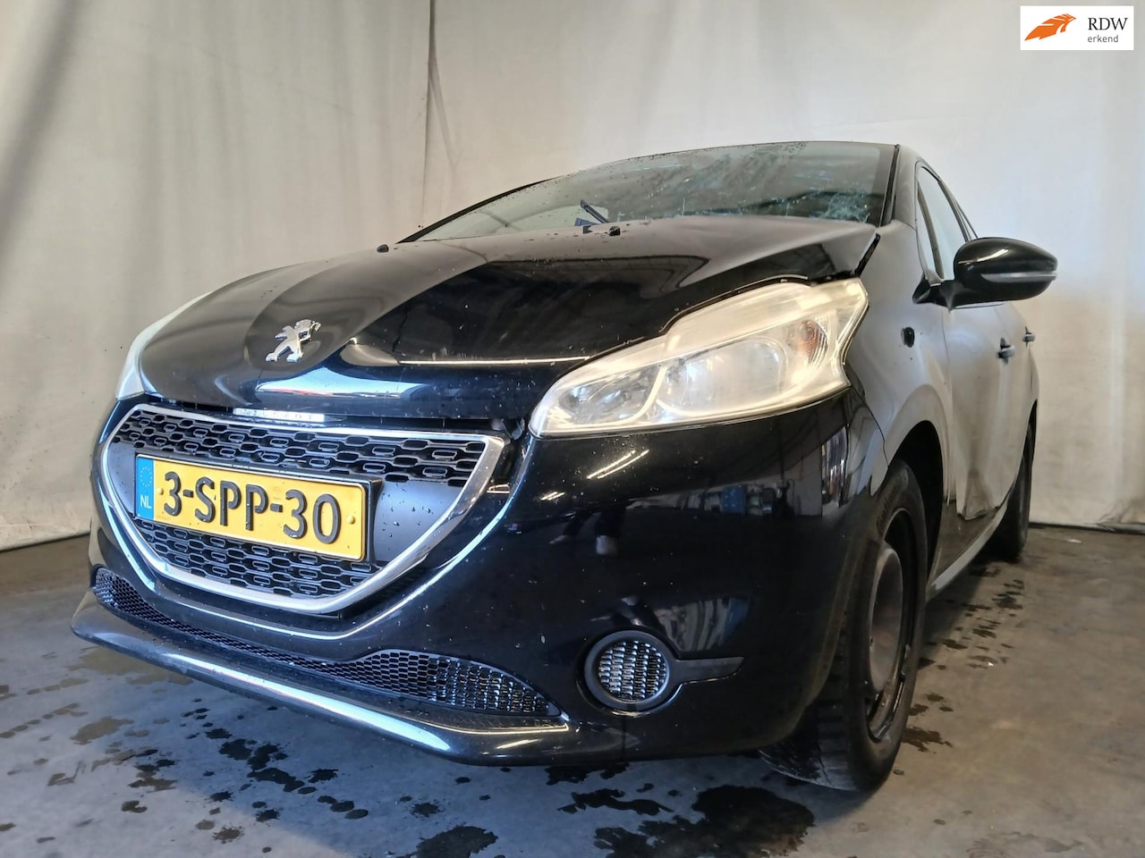 Peugeot 208 - 1.2 VTi Active SCHADEAUTO!! - AutoWereld.nl