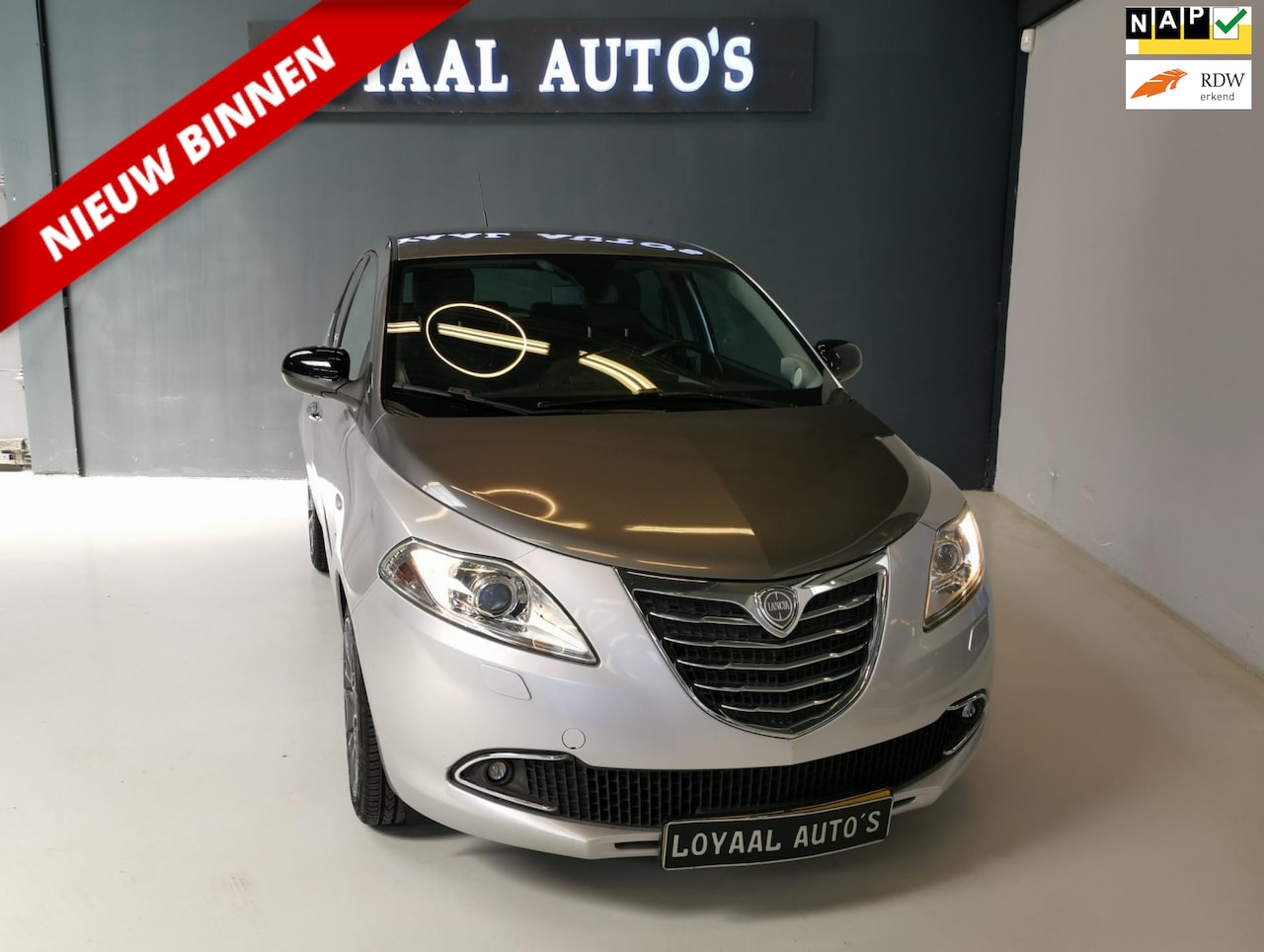 Lancia Y(psilon) - Ypsilon 0.9 TwinAir Platinum | AIRCO | TREKHAAK | ELEK.RAMEN | NAP | APK. - AutoWereld.nl