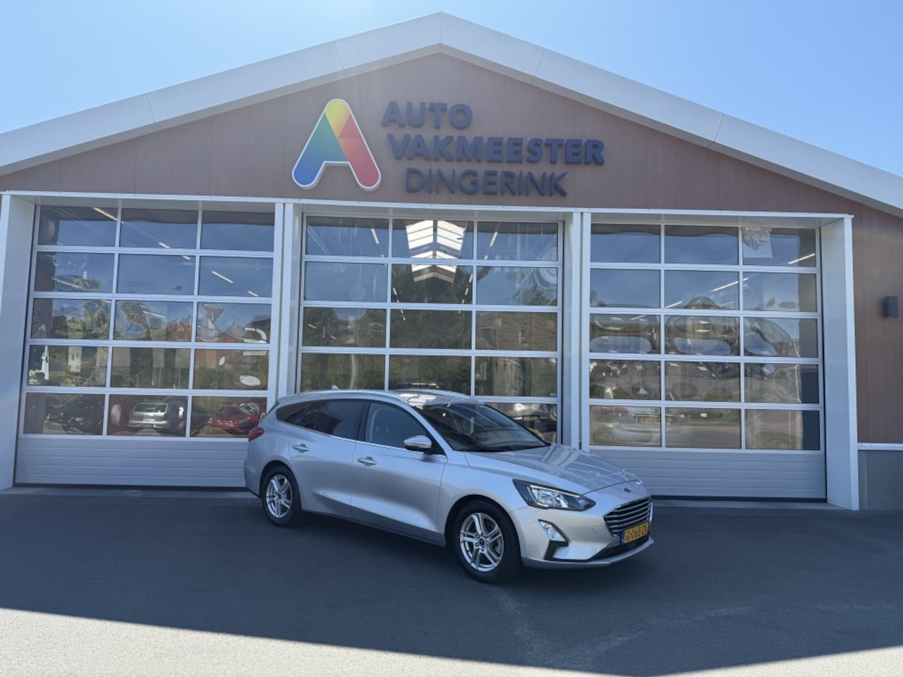 Ford Focus Wagon - 1.0 EcoB. Tr Ed. bns - AutoWereld.nl