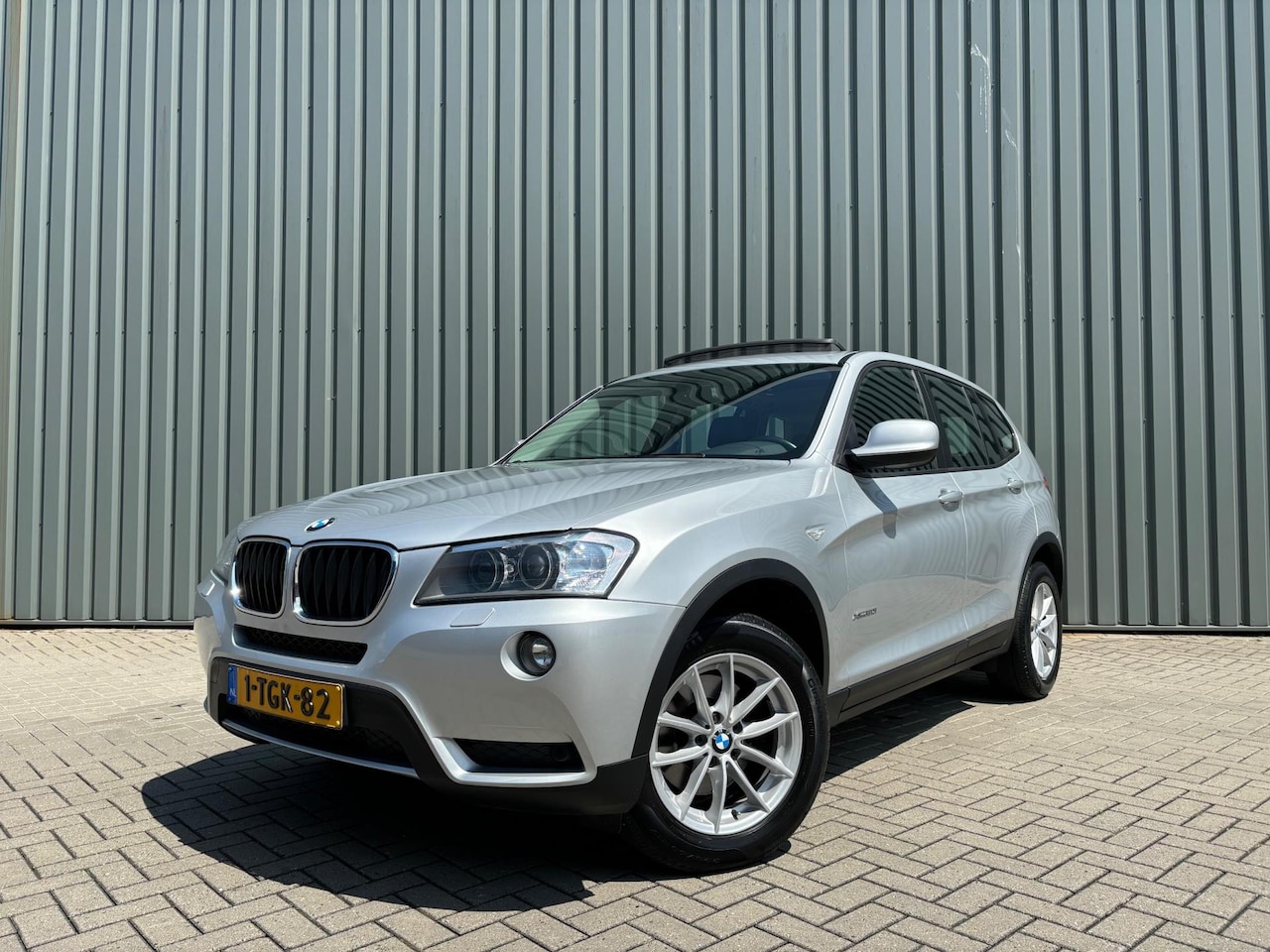 BMW X3 - XDrive20i Business AUTOMAAT - Panorama - Bi-Xenon - AutoWereld.nl