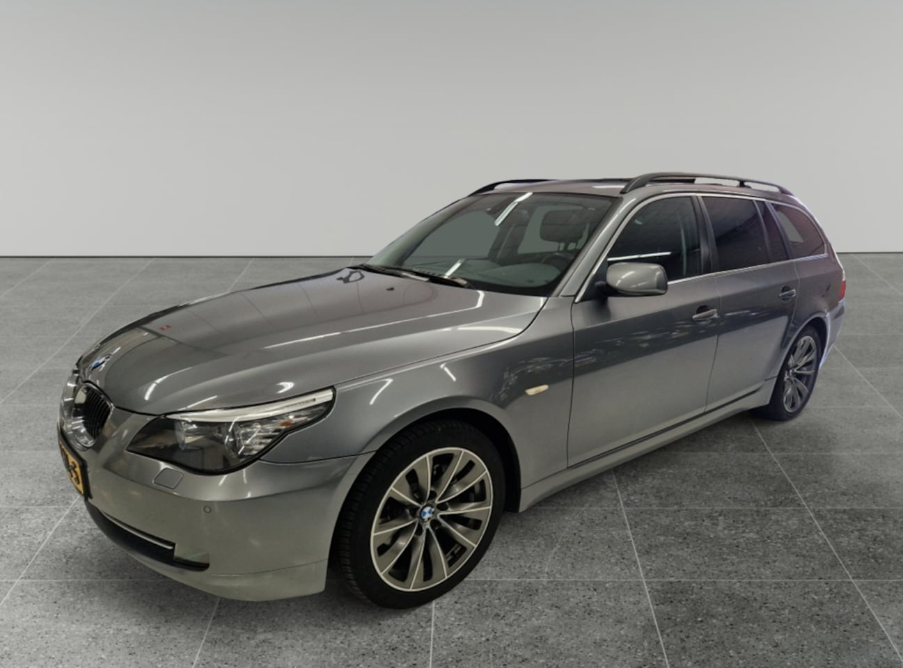 BMW 5-serie Touring - 525i Executive Yongtimer in perf.st. panodak lezen - AutoWereld.nl